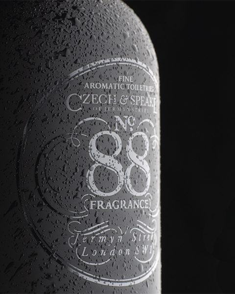 チェック＆スピークの世界 – C&S Fragrance