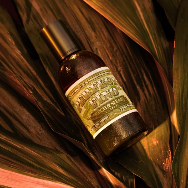 Perfecto Fino lying on long grasses